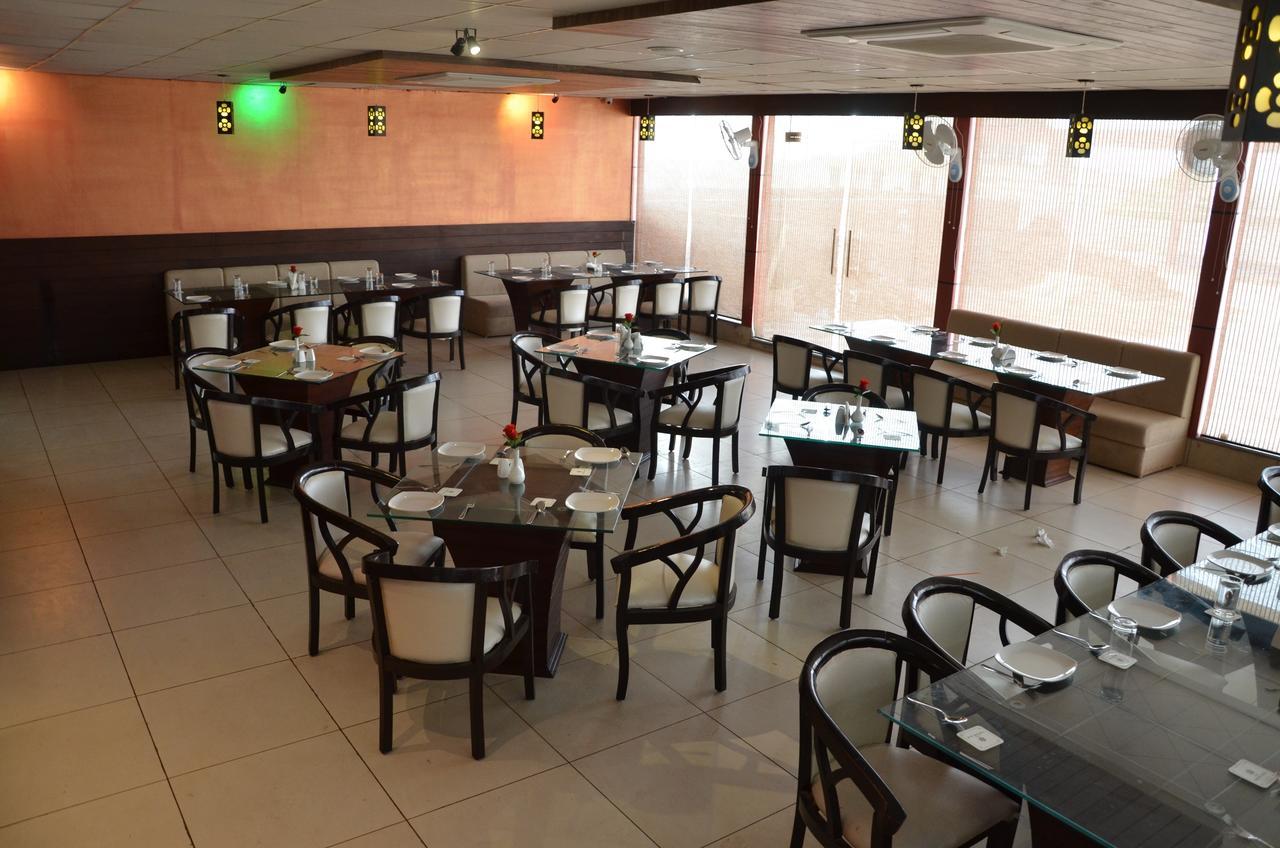Hotel Fortune Blue Sikar Luaran gambar