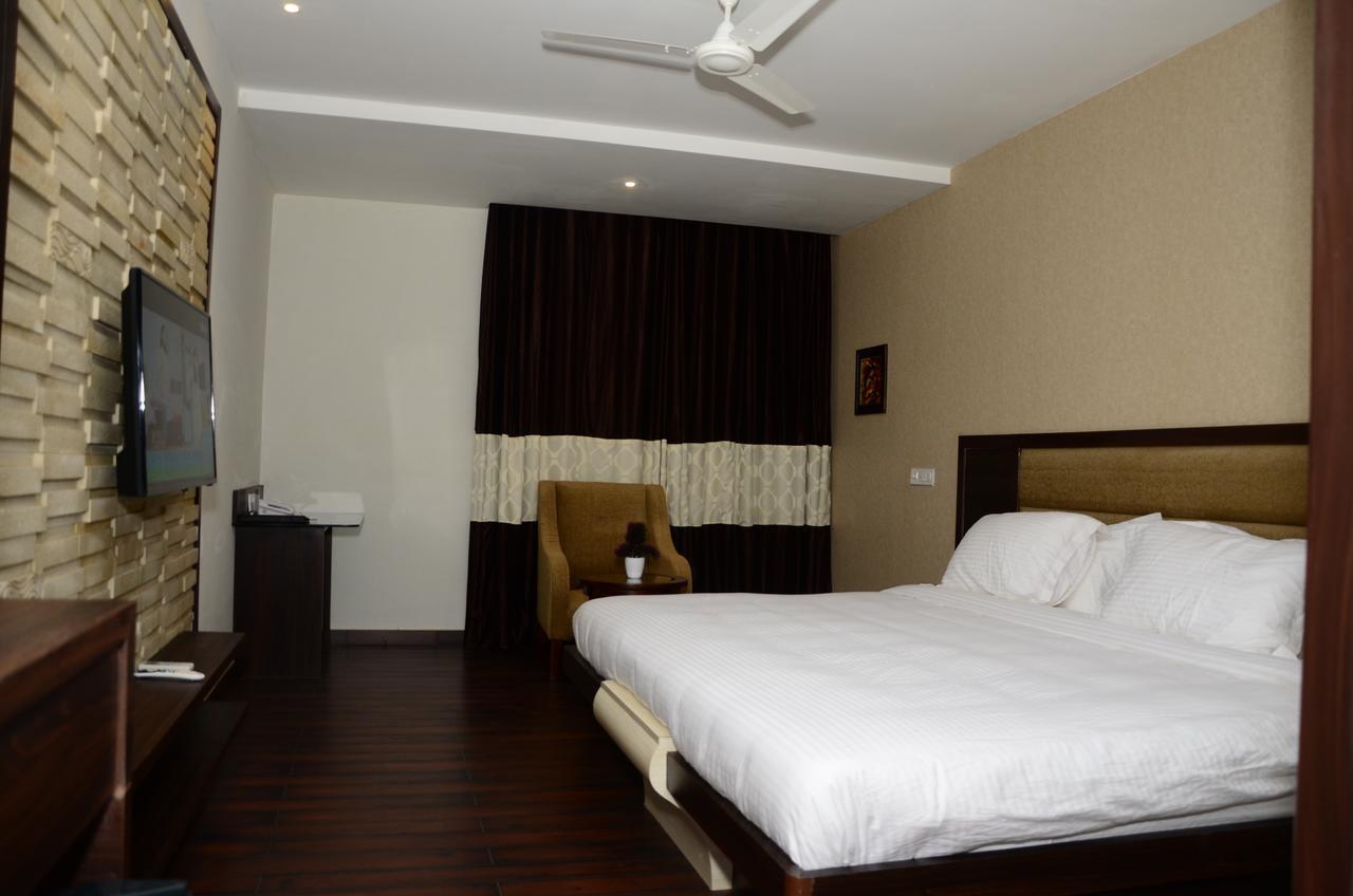 Hotel Fortune Blue Sikar Luaran gambar