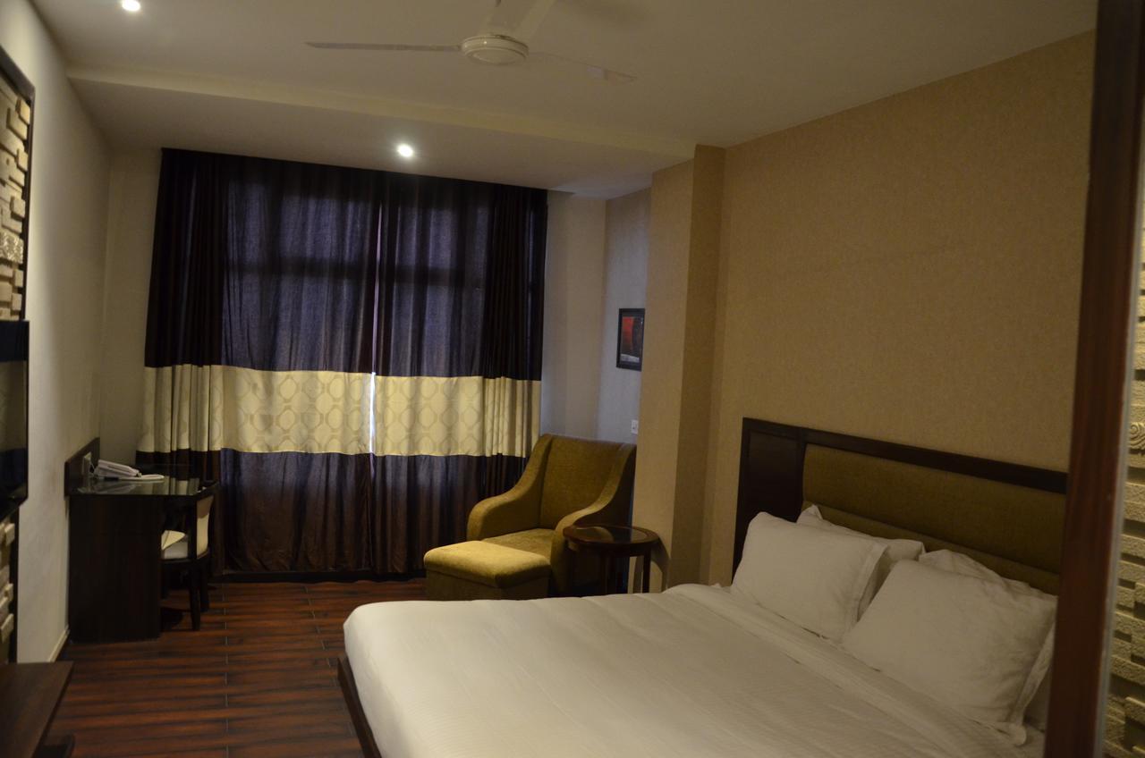 Hotel Fortune Blue Sikar Luaran gambar