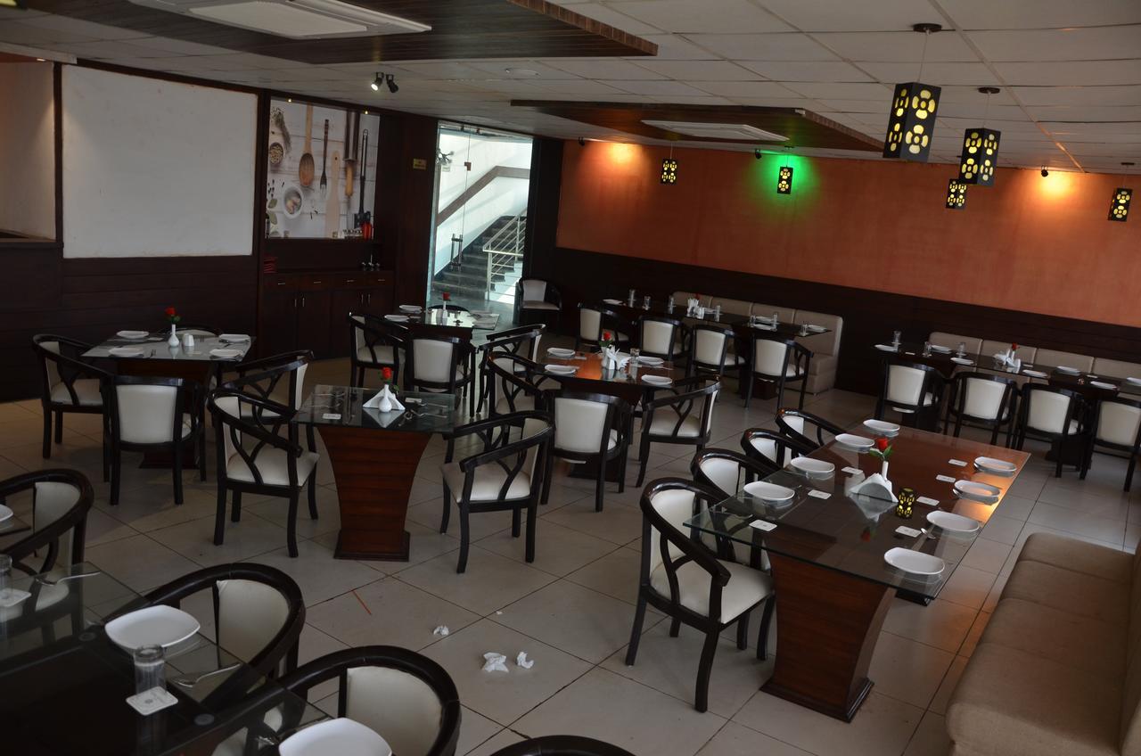 Hotel Fortune Blue Sikar Luaran gambar